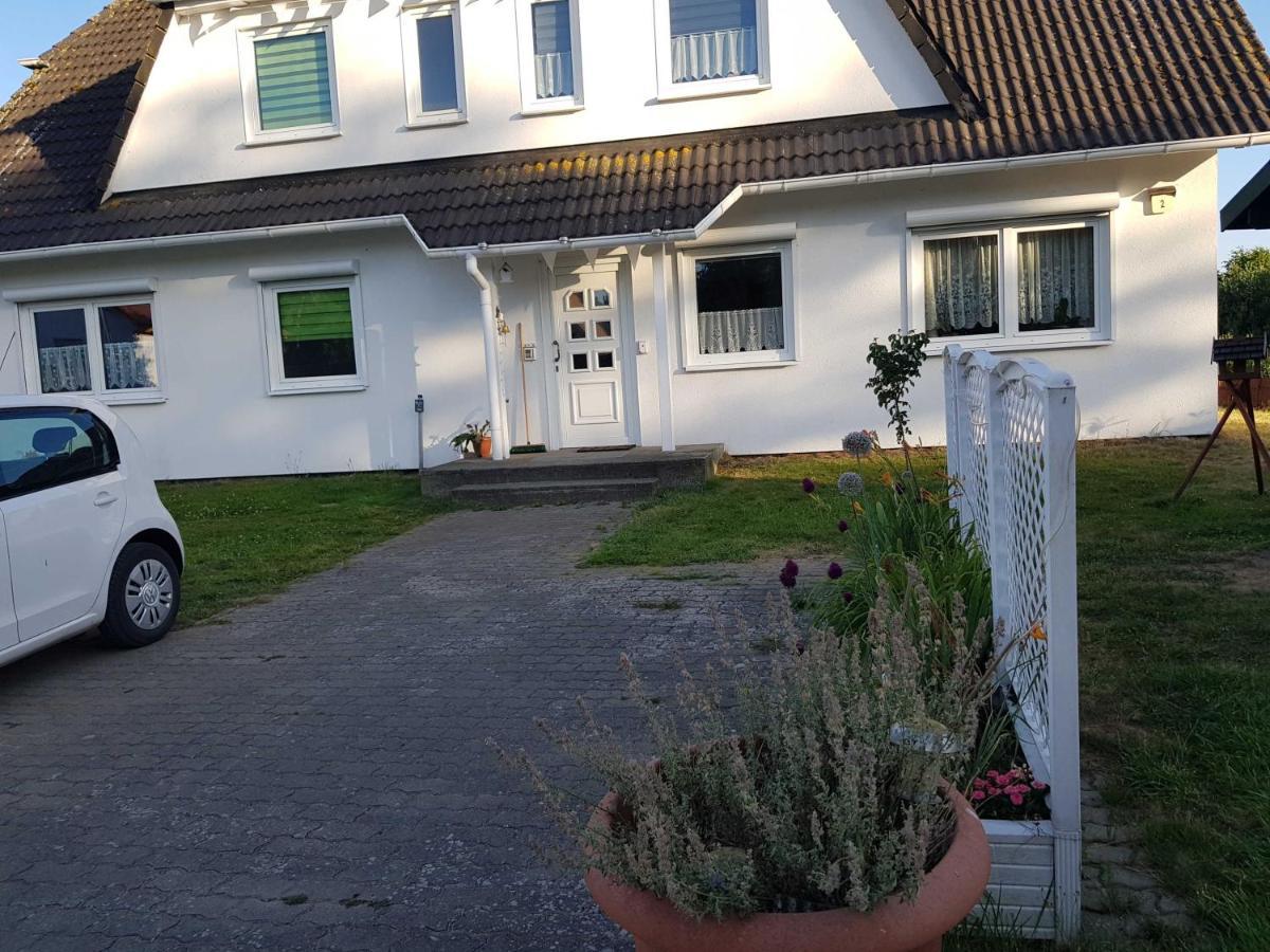 Ferienwohnung Am Teich Lutow Εξωτερικό φωτογραφία